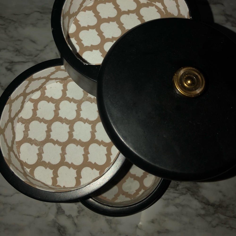 Jewelry holder
